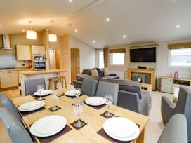 3 bedroom Lodge at Pevensey Bay - Kent & Sussex - 1050157 - thumbnail photo 8