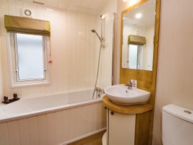 3 bedroom Lodge at Pevensey Bay - Kent & Sussex - 1050157 - thumbnail photo 13