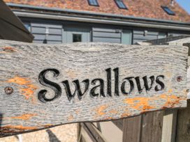 Swallows, 1 The Old Stables - Cotswolds - 1050961 - thumbnail photo 3