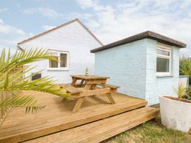 Buddleia Cottage - Isle of Wight & Hampshire - 1051305 - thumbnail photo 3