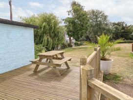 Buddleia Cottage - Isle of Wight & Hampshire - 1051305 - thumbnail photo 17