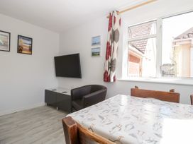 Swanage Town Apartment - Dorset - 1051693 - thumbnail photo 6
