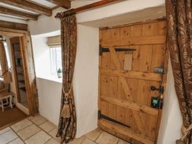 Goodalls - Isle of Wight & Hampshire - 1052289 - thumbnail photo 3