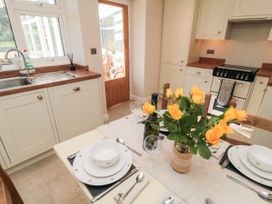 Appletree Cottage - North Yorkshire (incl. Whitby) - 1052393 - thumbnail photo 9