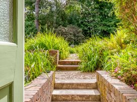 Woodlands By The Sea Cottage - Kent & Sussex - 1052742 - thumbnail photo 2