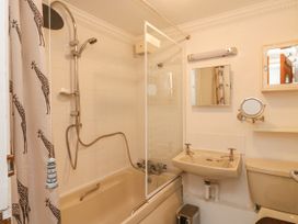 The Aquamarine Sea View Apartment - Dorset - 1053562 - thumbnail photo 20