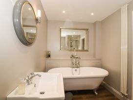 BB House - Central England - 1053798 - thumbnail photo 13