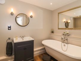 BB House - Central England - 1053798 - thumbnail photo 14