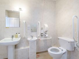 Dairy Cottage - Lincolnshire - 1053870 - thumbnail photo 22