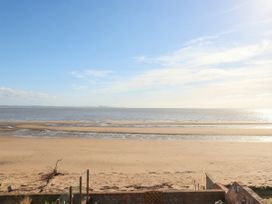 A beachfront view at Breaking Waves in Burnham-On-Sea