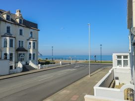 Orme's Edge @ No 9 - North Wales - 1055092 - thumbnail photo 1