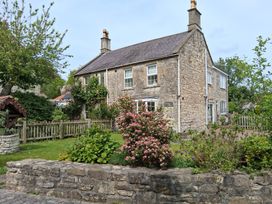 A house with a garden at Crooked Well in Timsbury, Nr Bath