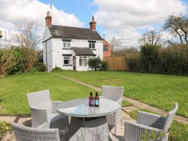Hops Cottage - Peak District & Derbyshire - 1055620 - thumbnail photo 1