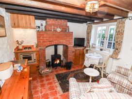 Old Blacksmiths Cottage - Lincolnshire - 1055768 - thumbnail photo 4