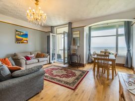Beachside Apartment - North Yorkshire (incl. Whitby) - 1055840 - thumbnail photo 6