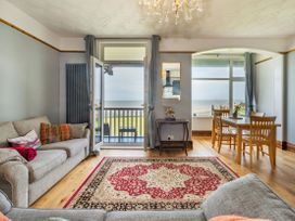 Beachside Apartment - North Yorkshire (incl. Whitby) - 1055840 - thumbnail photo 7
