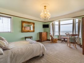 Beachside Apartment - North Yorkshire (incl. Whitby) - 1055840 - thumbnail photo 13