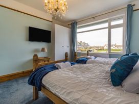 Beachside Apartment - North Yorkshire (incl. Whitby) - 1055840 - thumbnail photo 21