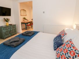 The Hideaway - Cotswolds - 1056204 - thumbnail photo 6