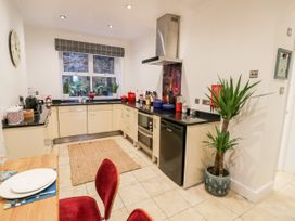 The Hideaway - Cotswolds - 1056204 - thumbnail photo 11