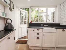 Tudor Cottage - Kent & Sussex - 1056852 - thumbnail photo 10