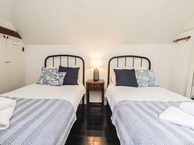 Tudor Cottage - Kent & Sussex - 1056852 - thumbnail photo 16