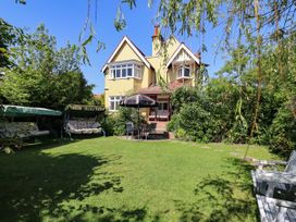Yellow House on the Corner - Suffolk & Essex - 1056959 - thumbnail photo 2