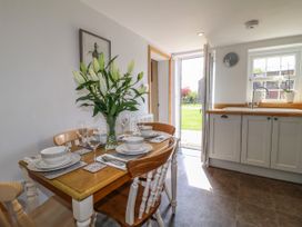 Hillcrest - Lincolnshire - 1057269 - thumbnail photo 9