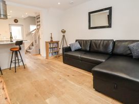 Rhos Street Retreat - North Wales - 1059306 - thumbnail photo 5