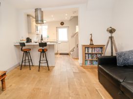 Rhos Street Retreat - North Wales - 1059306 - thumbnail photo 6