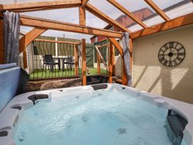Rhos Street Retreat - North Wales - 1059306 - thumbnail photo 19