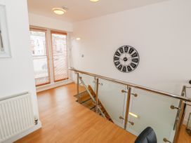 1 Marina View - North Wales - 1059557 - thumbnail photo 10