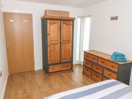 1 Marina View - North Wales - 1059557 - thumbnail photo 13