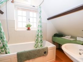Lower Whiteflood Farm Cottage - Hampshire - 1060644 - thumbnail photo 15