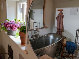 Tin Bath - Somerset & Wiltshire - 1060888 - thumbnail photo 10