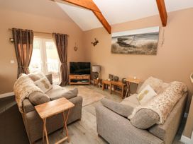 Love Cottage - South Wales - 1061323 - thumbnail photo 5