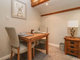 The Coach House Apartment - Cotswolds - 1061403 - thumbnail photo 4