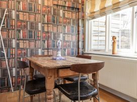 Jasmine - Kent & Sussex - 1062598 - thumbnail photo 10