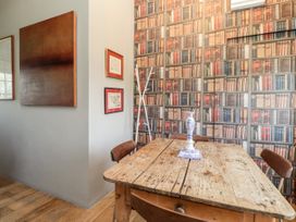 Jasmine - Kent & Sussex - 1062598 - thumbnail photo 11