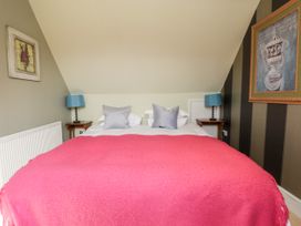 Jasmine - Kent & Sussex - 1062598 - thumbnail photo 18