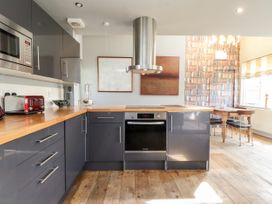 Jasmine - Kent & Sussex - 1062598 - thumbnail photo 9