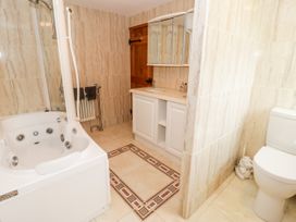 35 Upper Quay Street - Anglesey - 1063990 - thumbnail photo 20
