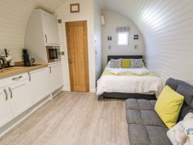 Cain - North Wales - 1064571 - thumbnail photo 5