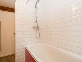 36 High Street - Somerset & Wiltshire - 1064611 - thumbnail photo 19