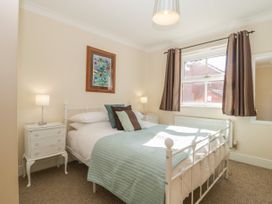 8 Adams Meadow - Somerset & Wiltshire - 1064694 - thumbnail photo 14