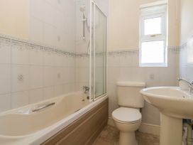 8 Adams Meadow - Somerset & Wiltshire - 1064694 - thumbnail photo 19