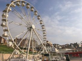 Seaside Breeze - North Yorkshire (incl. Whitby) - 1064719 - thumbnail photo 17