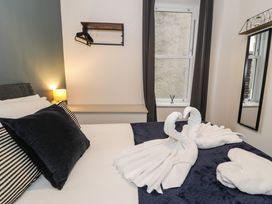 Sapphire Suite - North Wales - 1065260 - thumbnail photo 12