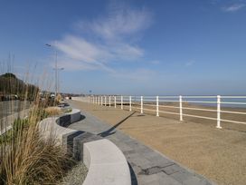 Ocean View Apartment - North Wales - 1066096 - thumbnail photo 3