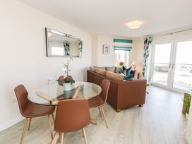 Ocean View Apartment - North Wales - 1066096 - thumbnail photo 5